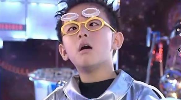 不知道大家还记不记得《快乐星球》里的多面体,他人小鬼大,聪明可爱.