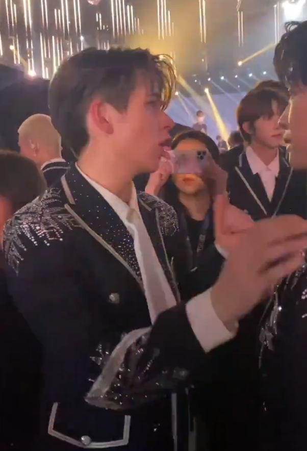 后,和马也在ins发了篇长文,晒了和庆怜,米卡的合照,称他虽然退赛了,但