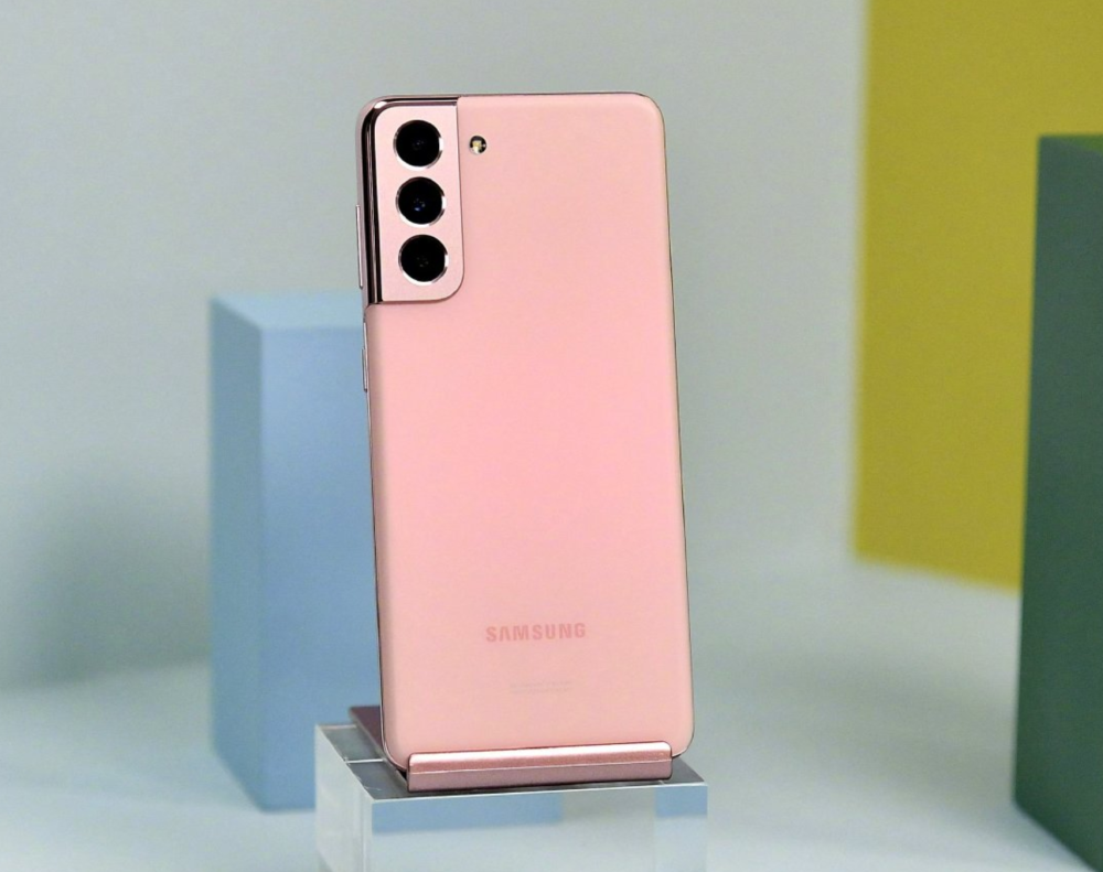 配置降级手机大盘点,千元机,旗舰机都有,但依旧值得购买?