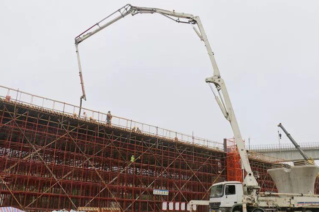 混凝土浇筑是用泵送还是吊送?选对节约成本100万!