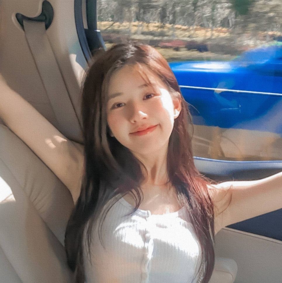 头像|赵露思人间小甜豆