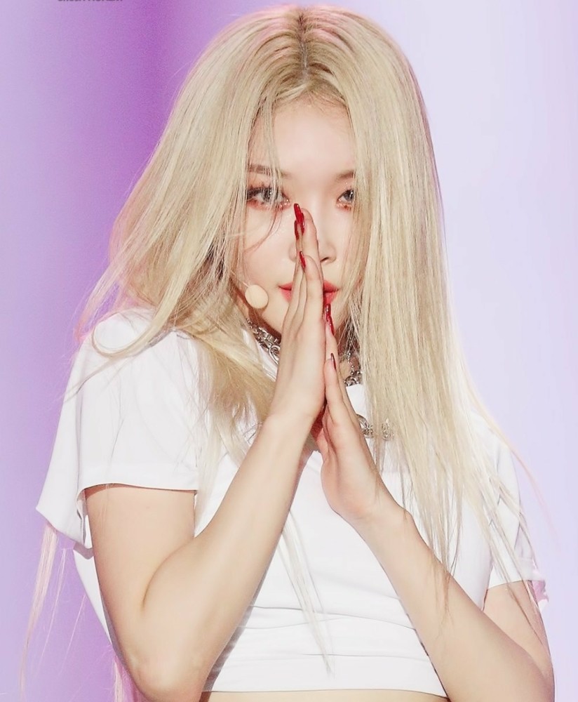 女爱豆金发合集童话书没有合上公主们跑了出来