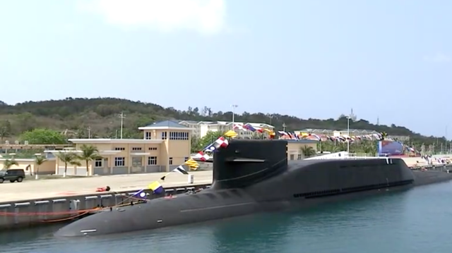 海军节最大贺礼三主力舰同日服役094b携巨浪3075舰是小航母