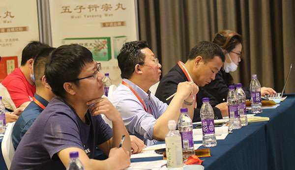 北京中醫(yī)醫(yī)院張炳厚團(tuán)隊(duì)精英成員販子掛號(hào)電話_掛號(hào)無(wú)需排隊(duì)，直接找我們的簡(jiǎn)單介紹