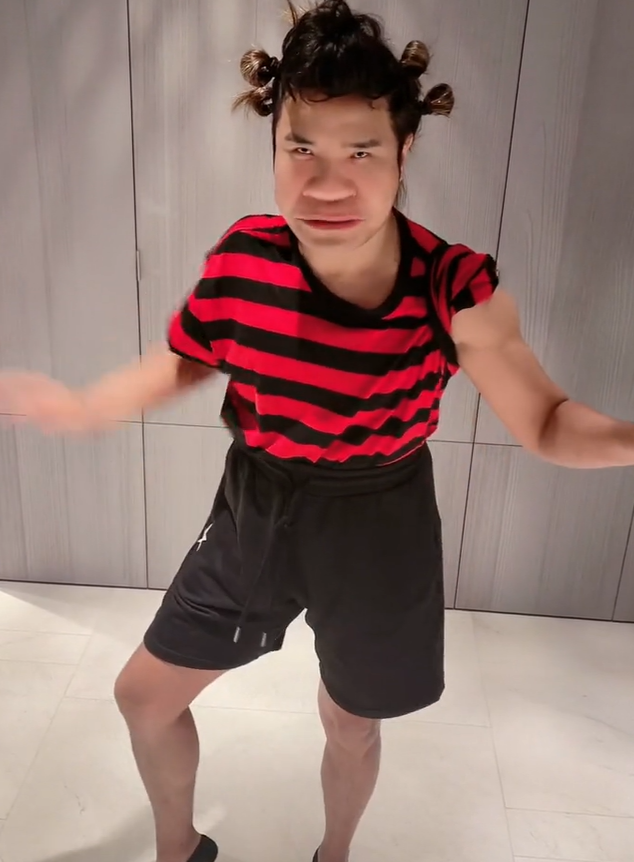 41岁罗志祥外出被偷拍胖一圈脖子挤出皱褶穿吊裆裤双腿太显短