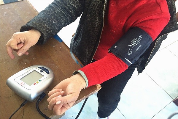 测量高血压真人图片图片