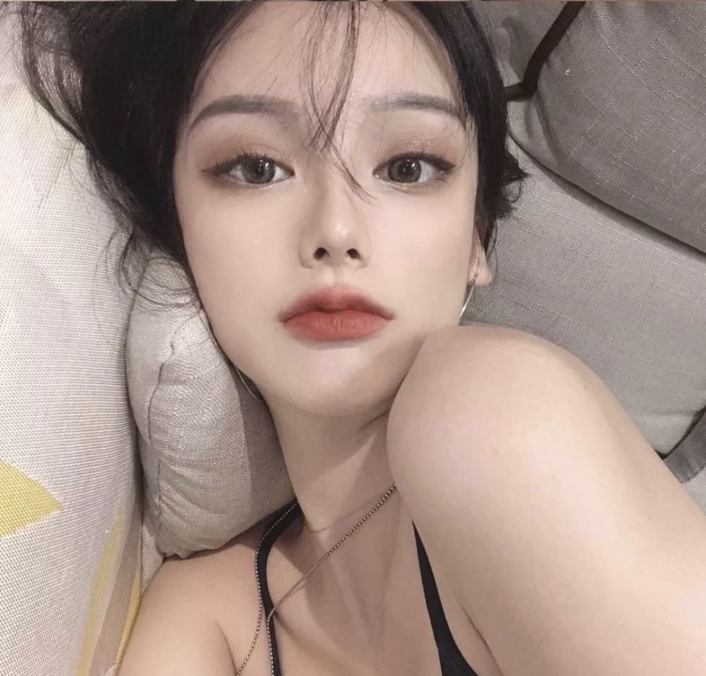 炒鸡好看又纯又欲的女头