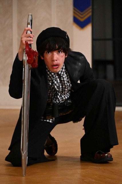 假面骑士圣刃:飞羽真不是人类?