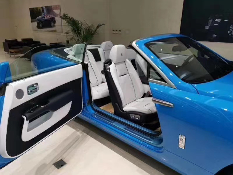 劳斯莱斯耀影双开门敞篷跑车优雅与气质并行