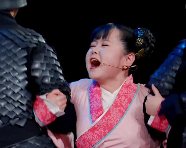 金牌喜剧班收官许健零镜头曾辅助李圆圆挺进总决赛