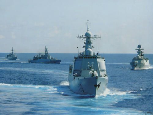 滿載排水量6500/7000噸的052d/052dl型驅逐艦172昆明艦,173長沙艦,174