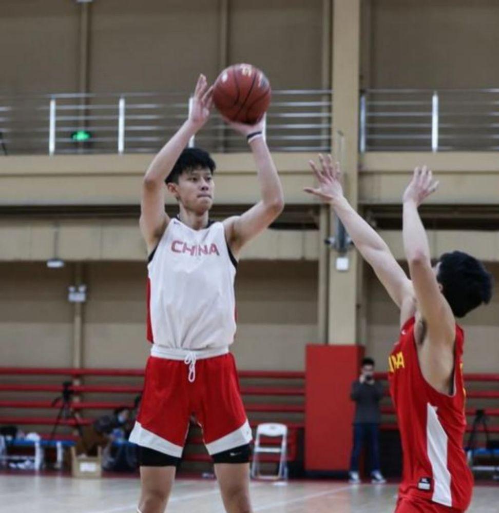 下个挑战NBA的中国球员？放弃大学，曾凡博要打发展联盟