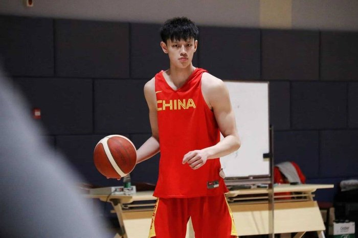 放弃冈萨加，中国篮球希望之星曾凡博选择挑战发展联盟！
