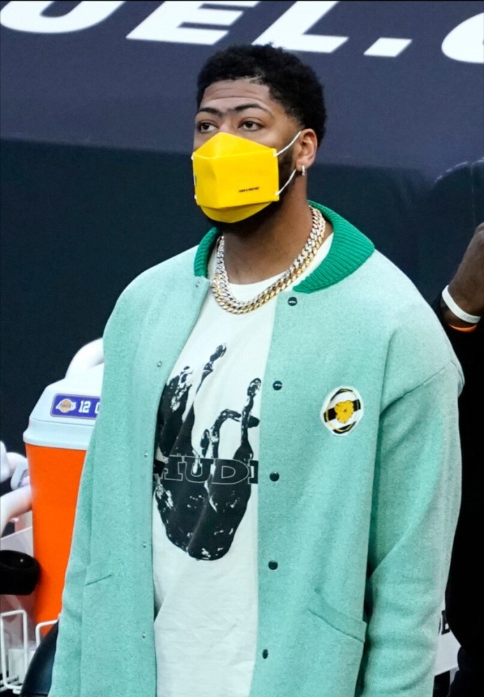 状态堪忧浓眉复出29中7遭遇双杀他已经给詹皇卫冕拖后腿