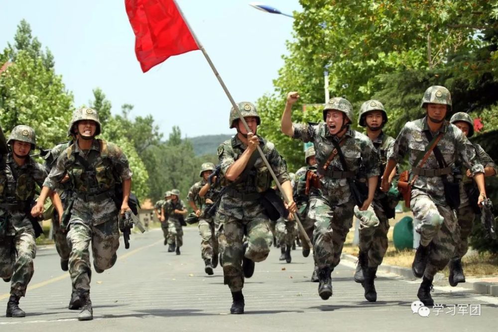 唱支军歌给党听丨白老虎连攻如白虎当先锋