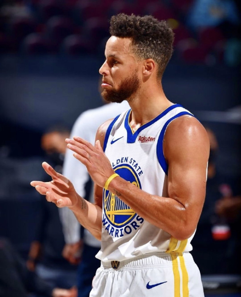 库里有望拿下mvp吗?库里悄然登顶得分王,勇士队的战绩很关键