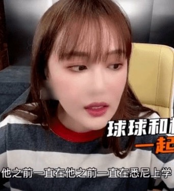 赵本山女儿街头献唱图片