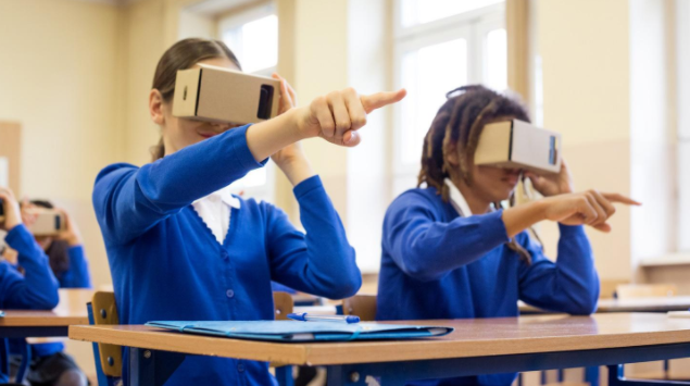 vr智慧教室体验不一样的上课方式