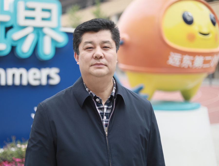 讲述人:陈连锋莲湖区远东二小校长,远东二小分校校长微光发现世界