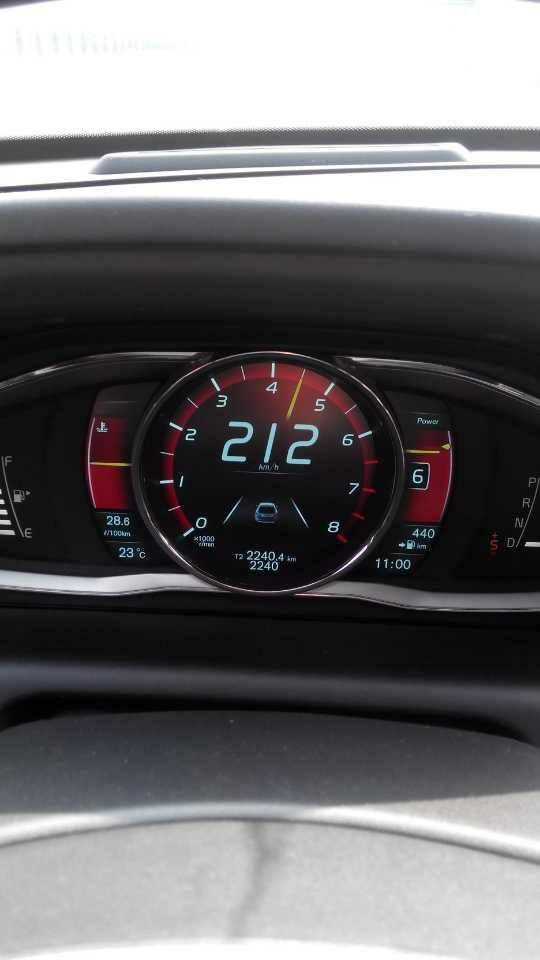 你开车最快开过多少时速网友直接上图车速爆表