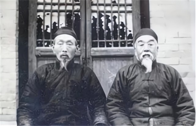 清代乡绅形象县作为中国古代最基础的行政单位,其政府的工作和百姓的