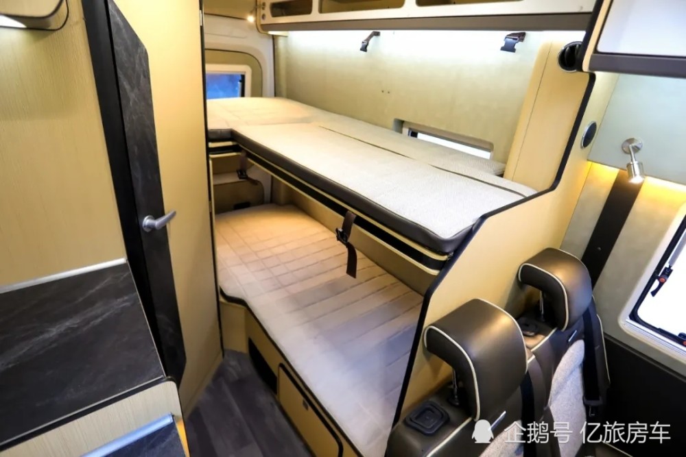 提供超长质保的b型房车床铺设计适合大高个内饰布局很显大