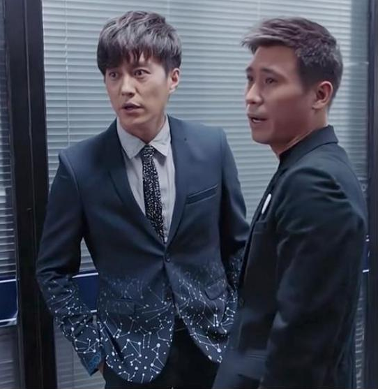 他是顶级富豪,却甘愿为靳东跑龙套,成名后仍不愿恋爱结婚