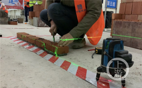 40分钟砌道1米高l型墙表面误差不能超2毫米你行吗