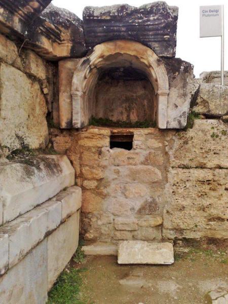 冥王星之门土耳其赫拉波利斯是安纳托利亚西南部的一座古老城市.