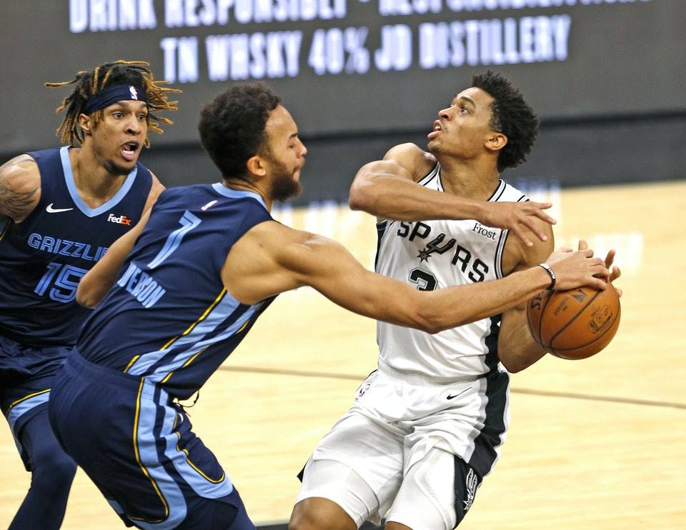 马刺[var1] NBA树獭、最慢之人！凯尔安德森以慢打快，篮球场树獭的有趣节奏