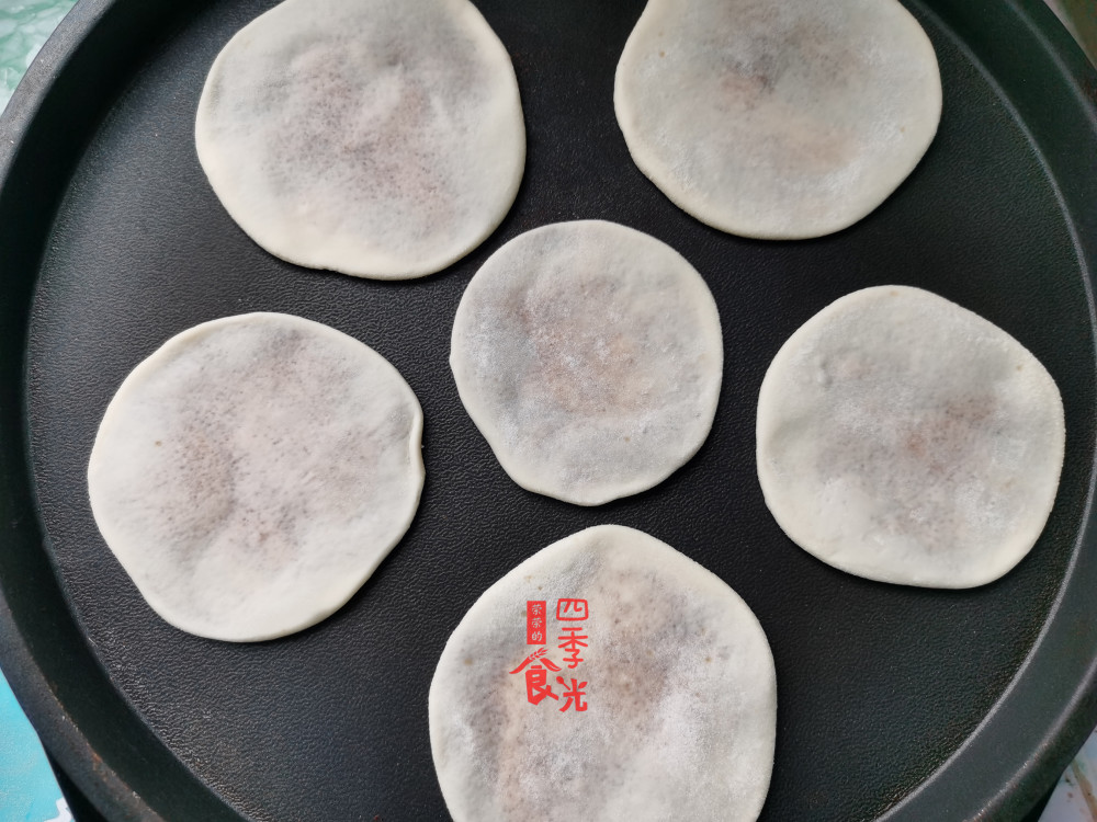 糖鼓火烧快速的做法,不发面,不烫面,咬一口香香脆脆