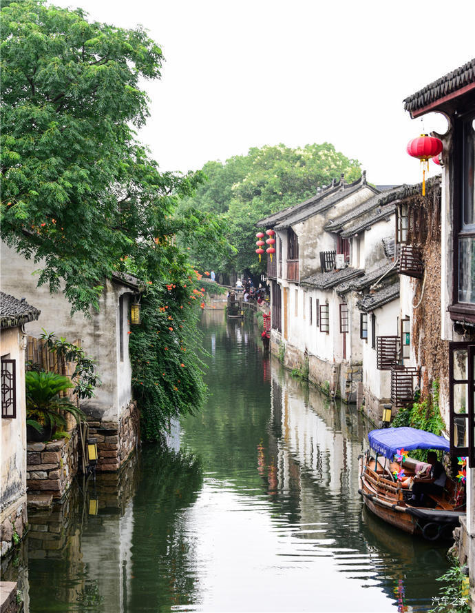 先来一段介绍吧:周庄镇,古称泽国,隶属于江苏省苏州市昆山市,位于昆山