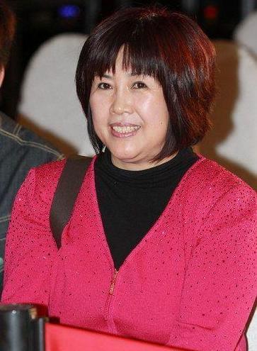 苦时陪厕所住8年红时遭嫌弃妻子杨云报复潘长江的手段太解恨