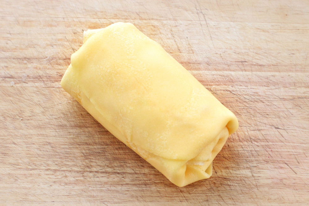 高颜值美味甜点奶油草莓毛巾卷就完成了,你学会了吗?