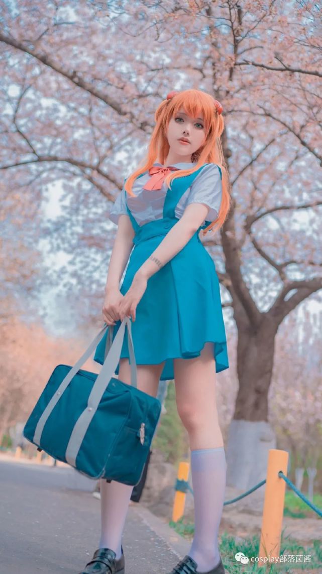 出镜@钛钛titi @钛合金大粑粑摄影@半支马可