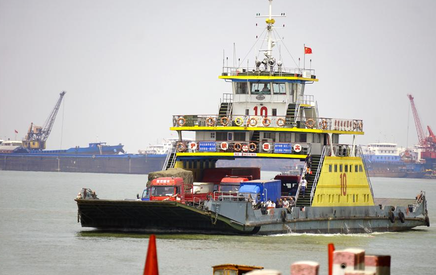 2021年4月30日11时至5月2日11时常通汽渡禁止小型客车通行