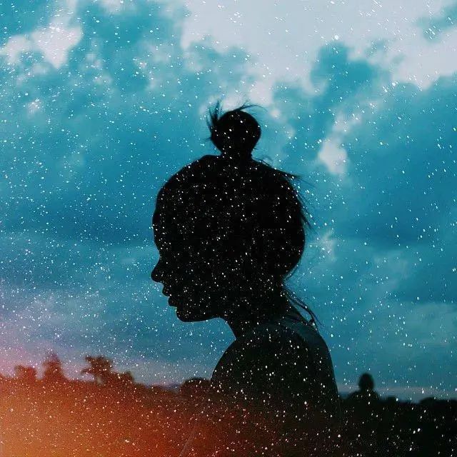 压抑到哭的文案入骨扎心让人哭红了眼