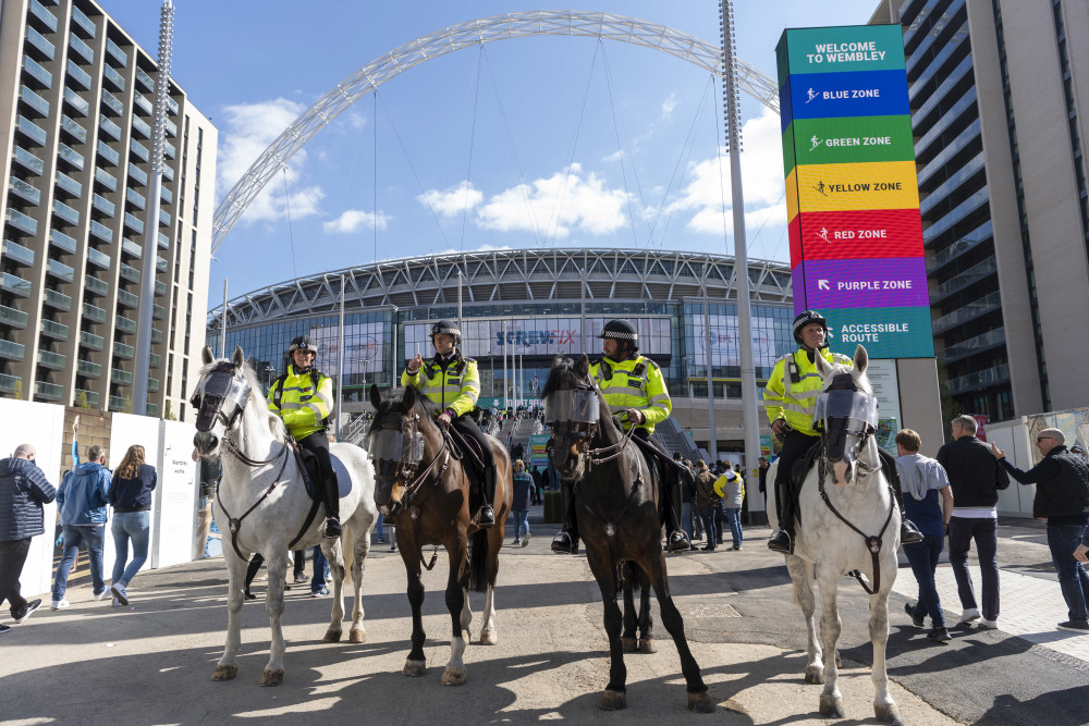 体育足球联赛杯决赛试行观众入场