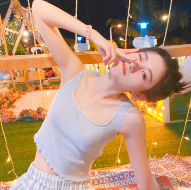 鞠婧祎遭公司师妹全方位模仿,网友直呼认错人|鞠婧祎|邓歆玥|整容