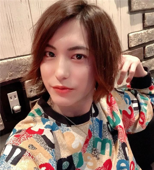 打开腾讯新闻,查看更多图片 >生驹卓也,一个日本靓仔,他曾在社交平台