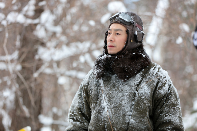 朱亚文悬崖之上终极预告自爆式牺牲为战友换取生机