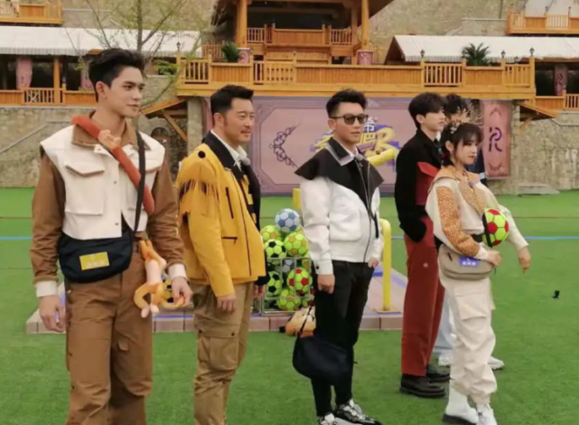 《跑男》济南路透曝光,baby生图气质出众,宋雨琦头饰超可爱|奔跑吧