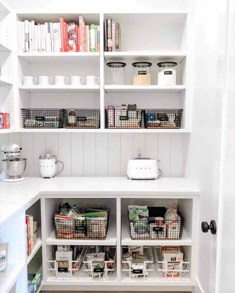 1㎡走入式储藏室太好用榨出10倍收纳吸尘器行李箱都搞定