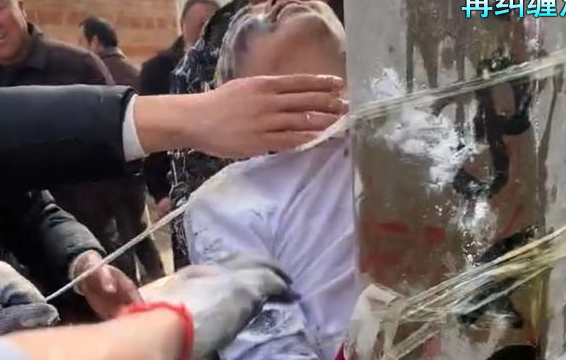 河南一新郎被兄弟伙绑在电线杆上撕衣服勒脖子,是风俗还是恶俗?