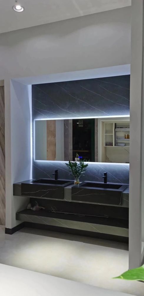 双层石材台面洗手台这款洗手台是分两层的,上层是悬空石材台下盆,下层