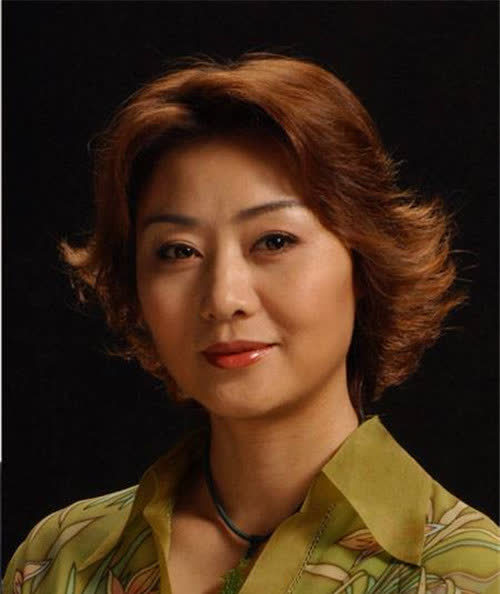 京剧第一美人李胜素,法国人赞她为"天使",一颦一笑皆是风情