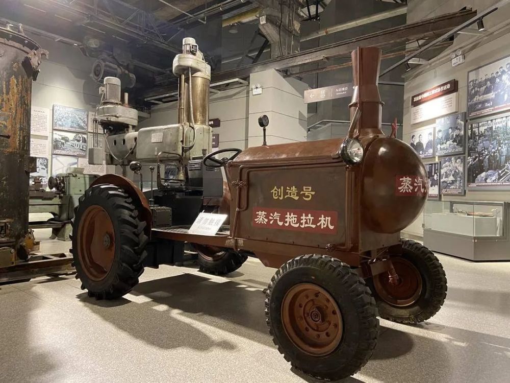 在中国工业博物馆铁西馆,有一台"虎头虎脑",好似火车头模样的大家伙