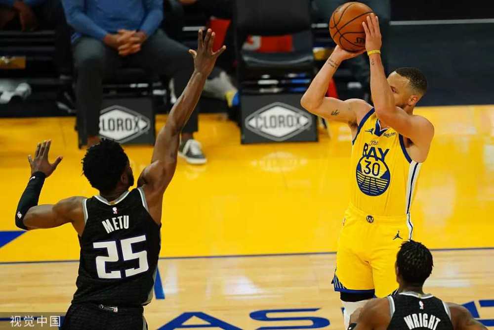 库里赛季前15场投进85记三分破纪录|库里再创纪录！4 月至今投中 85 个三分球