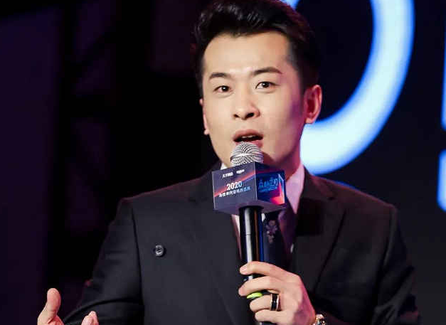 但就在这个紧要关头,一直打着"nzbz(李四粉丝团),南征北战"旗号的天津