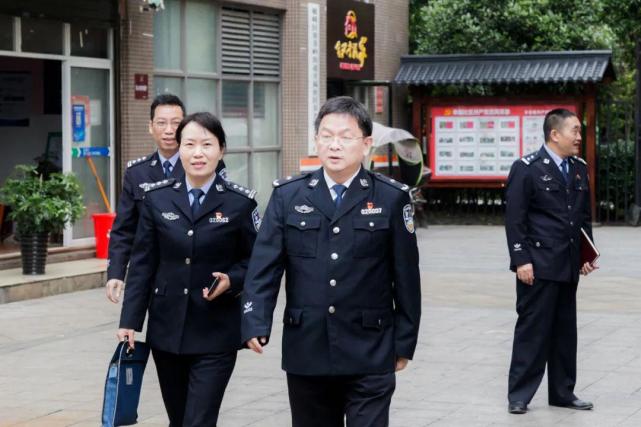 教育整顿唐耀兵同志深入雁峰区召开社区恳谈会